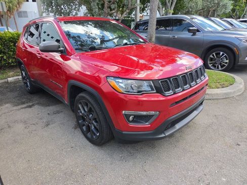 Used 2021 Jeep Compass Latitude FWD image 2