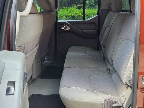 Used 2016 Nissan Frontier SV RWD image 12