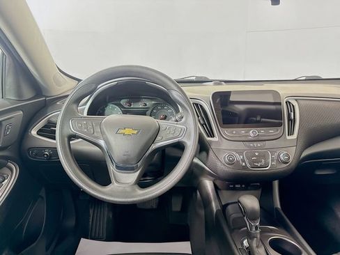 Used 2021 Chevrolet Malibu LS FWD image 22