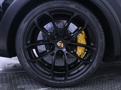 Used 2023 Porsche Cayenne Turbo GT image 13