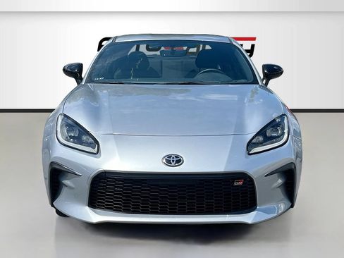 Used 2024 Toyota GR86 RWD image 2