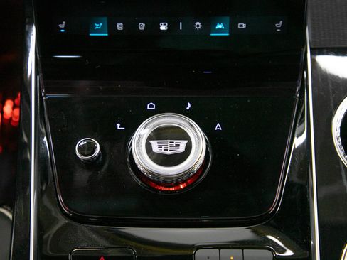 Used 2025 Cadillac Escalade Sport w/ Touring Package AWD/4WD image 19