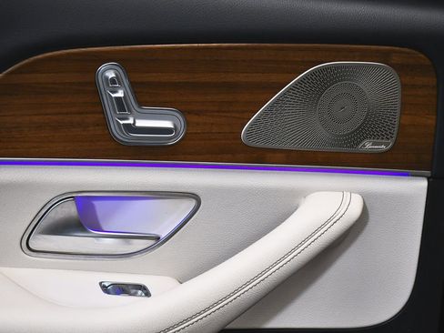 Used 2022 Mercedes-Benz GLS 450 4MATIC w/ AMG Line Exterior image 14