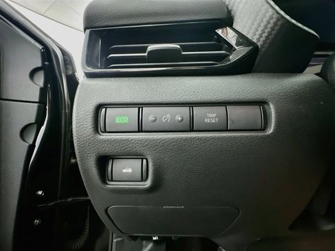 Used 2020 Nissan Sentra SR w/ Premium Package FWD image 34