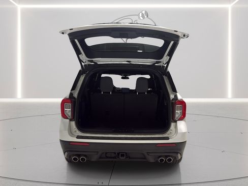 Used 2023 Ford Explorer ST w/ Equipment Group 401A image 9