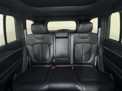 Used 2025 Jeep Grand Cherokee Limited w/ Luxury Tech Group II AWD/4WD image 25