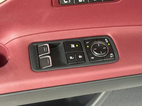 Used 2018 Lexus LC 500 Coupe w/ Performance Package RWD image 13