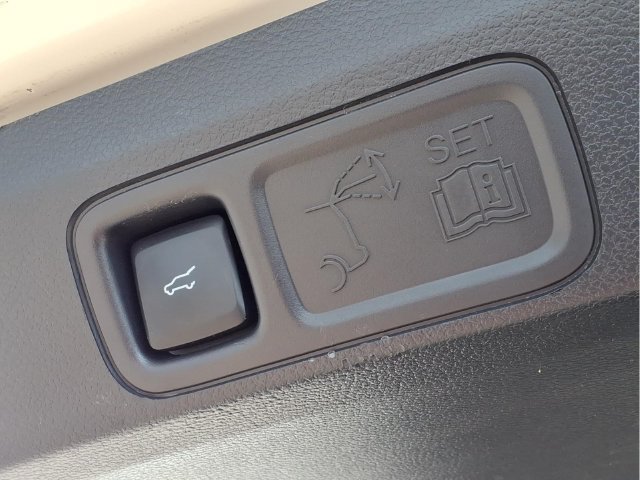 Used 2024 Lincoln Navigator L Black Label AWD/4WD image 31