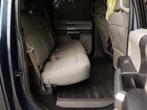 Used 2019 Ford F150 XLT w/ Equipment Group 302A Luxury AWD/4WD image 31