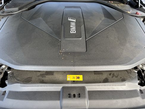 Used 2024 BMW i5 eDrive40i w/ M Sport Package RWD image 36