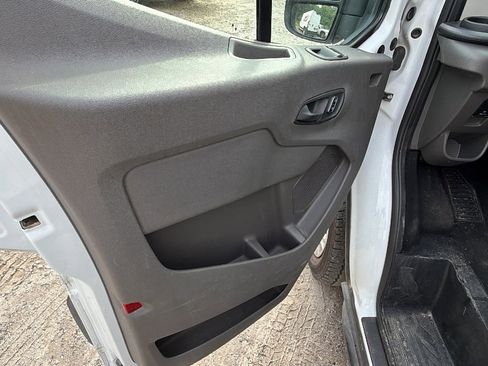 Used 2025 Ford Transit 350 XLT RWD image 15