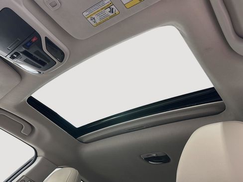 Used 2021 Subaru Outback Limited image 17