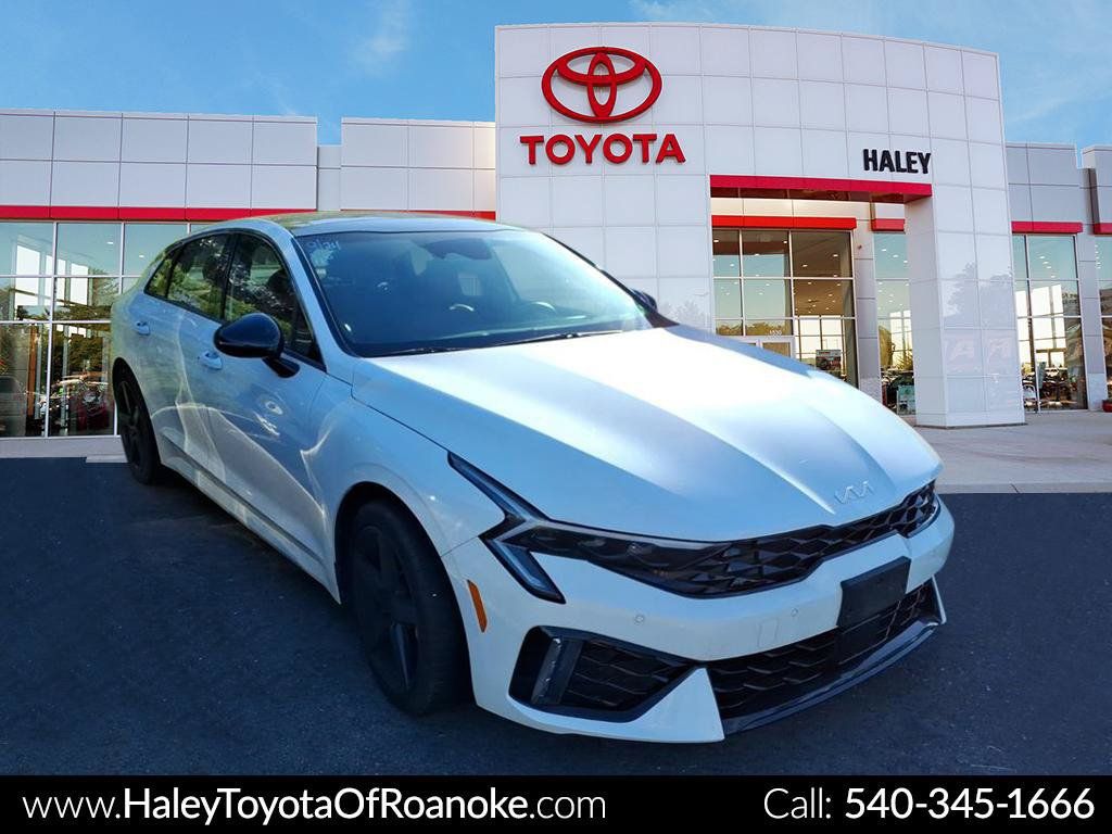 Used 2025 Kia K5 GT-Line w/ GT-Line Premium Package FWD image 1