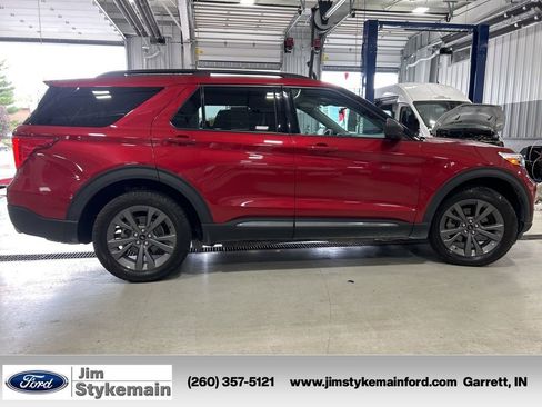 Used 2021 Ford Explorer XLT w/ Equipment Group 202A image 10