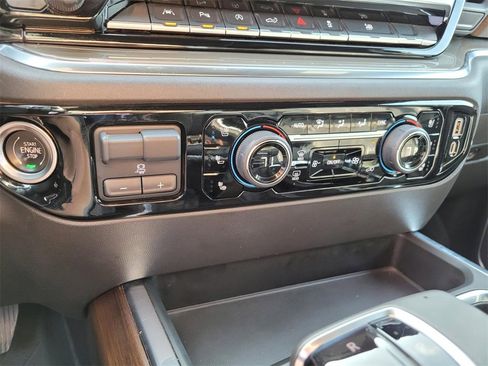 Used 2022 Chevrolet Silverado 1500 High Country w/ High Country Premium Package image 31