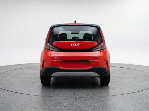 Used 2025 Kia Soul LX w/ LX Technology Package image 7