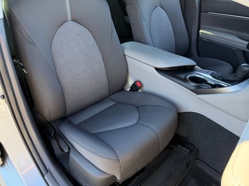 Used 2022 Toyota Camry LE image 22