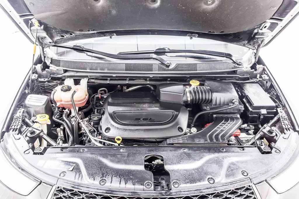 Used 2022 Chrysler Pacifica Limited FWD image 39