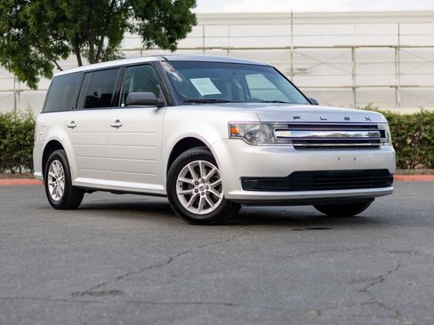 Used 2014 Ford Flex SE image 1