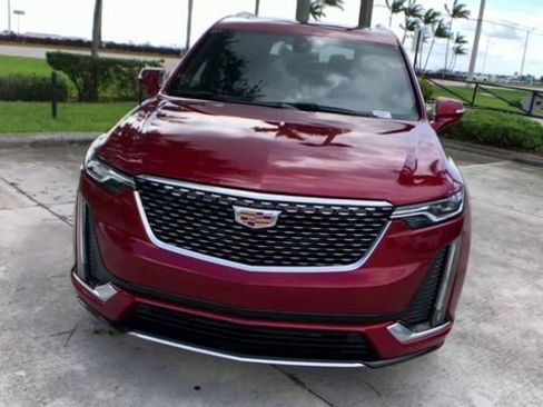 Certified 2023 Cadillac XT6 Premium Luxury FWD image 4