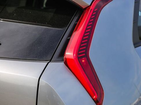 New 2026 Kia Niro Wind FWD image 18