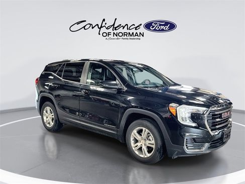 Used 2024 GMC Terrain SLE image 11