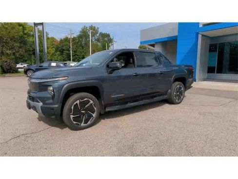 New 2026 Chevrolet Silverado EV LT w/ Premium Package AWD/4WD image 4