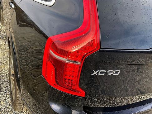 Used 2019 Volvo XC90 T6 Momentum w/ Protection Package image 28