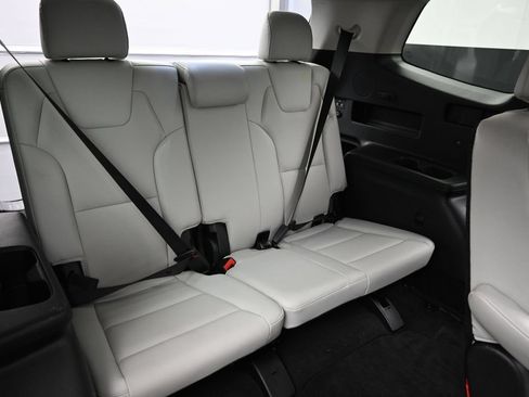 Used 2025 Kia Telluride S FWD image 26