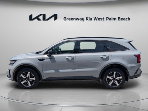 Certified 2023 Kia Sorento EX w/ Panoramic Sunroof Package FWD image 4