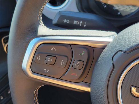 Used 2025 Jeep Wrangler Unlimited Sahara w/ Safety Group image 11