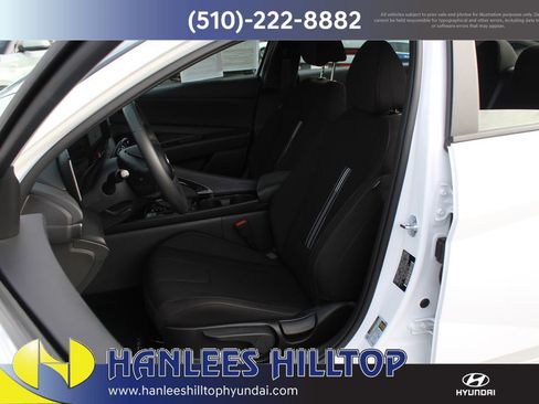 Used 2025 Hyundai Elantra SEL image 12