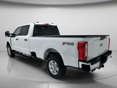 New 2026 Ford F250 XLT w/ FX4 Off-Road Package AWD/4WD image 5
