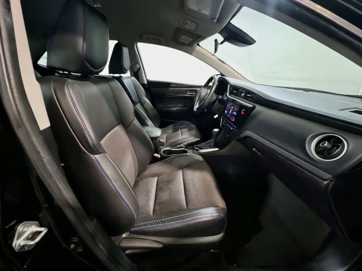 Used 2018 Toyota Corolla SE FWD image 18