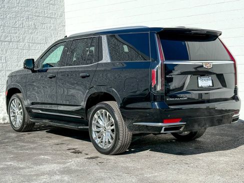Used 2023 Cadillac Escalade Premium Luxury image 5