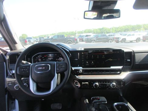 New 2026 GMC Sierra 1500 SLT w/ SLT Premium Package AWD/4WD image 17
