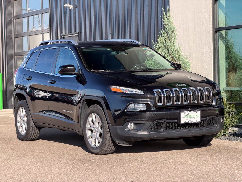 Used 2014 Jeep Cherokee Latitude w/ Comfort/Convenience Group FWD image 4