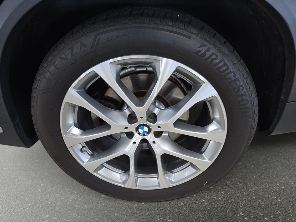 Used 2021 BMW X5 sDrive40i w/ Premium Package RWD image 32
