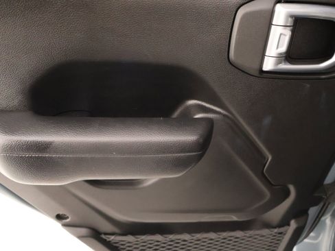 Used 2024 Jeep Wrangler Unlimited Sport AWD/4WD image 16