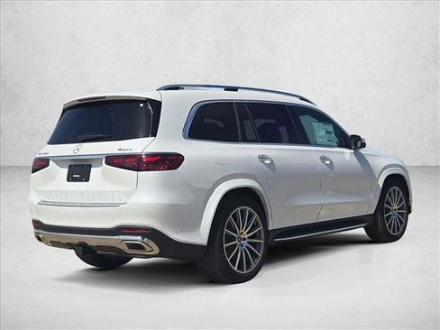 New 2026 Mercedes-Benz GLS 580 4MATIC image 2