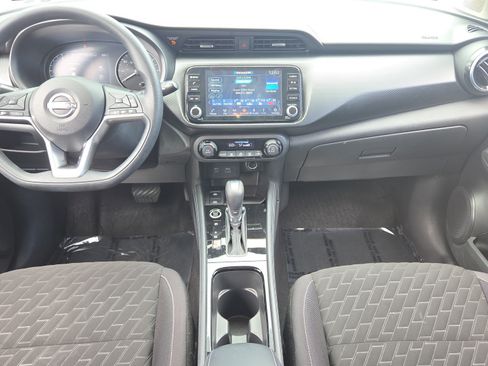 Used 2022 Nissan Kicks SV FWD image 13