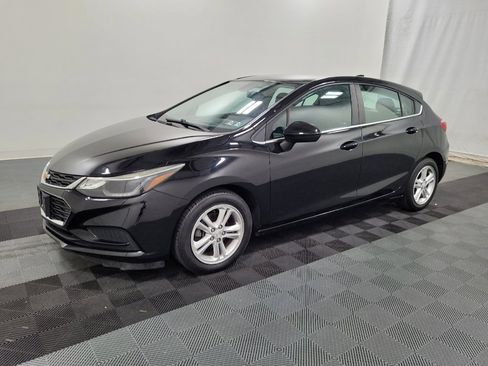 Used 2017 Chevrolet Cruze LT w/ Convenience Package FWD image 2