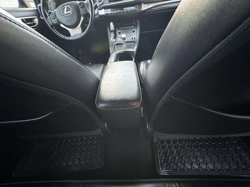 Used 2014 Lexus CT 200h image 24