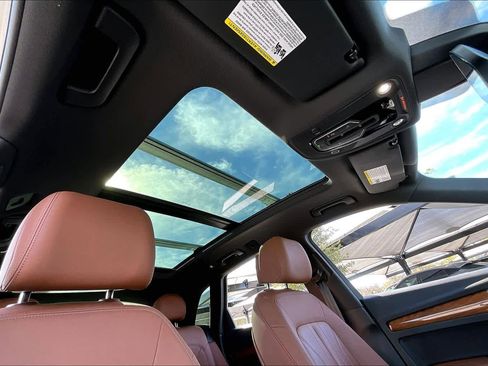 Used 2021 Audi Q5 Premium image 14