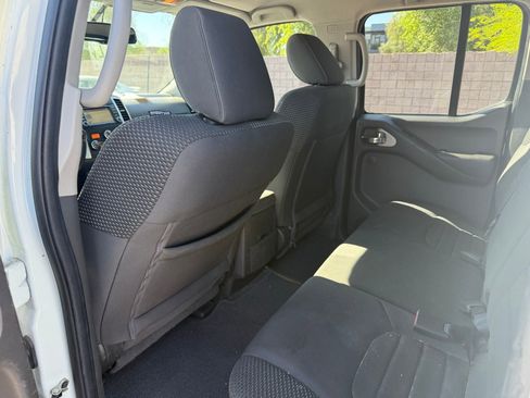 Used 2018 Nissan Frontier PRO-4X image 12