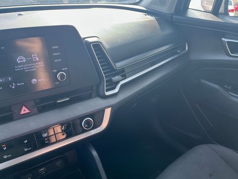 Used 2023 Kia Sportage LX image 36