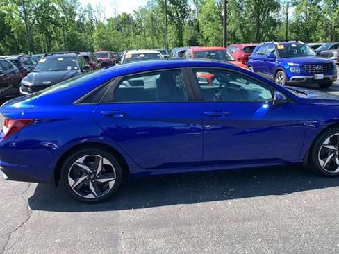 Certified 2023 Hyundai Elantra SEL w/ Convenience Package FWD image 6