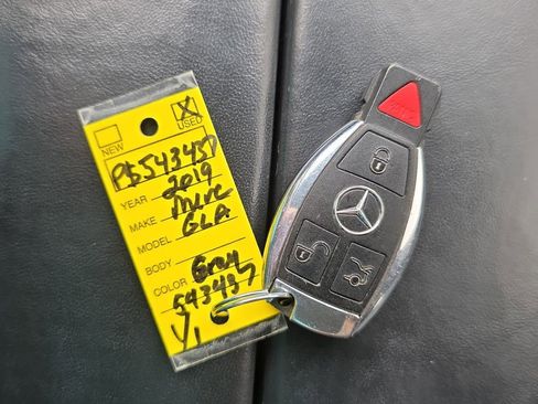 Used 2019 Mercedes-Benz GLA 250 4MATIC image 23