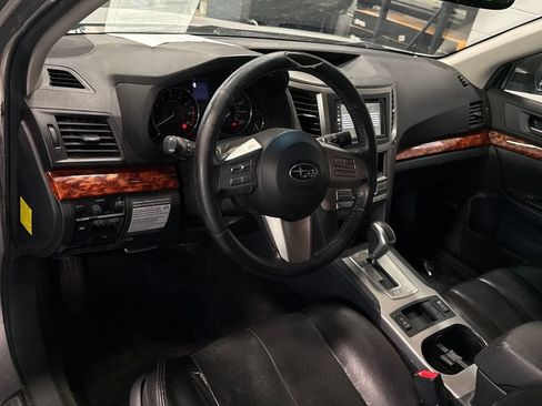Used 2011 Subaru Outback 3.6R Limited AWD/4WD image 6