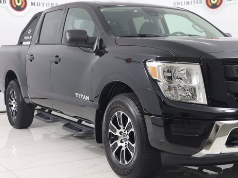 Used 2023 Nissan Titan SV w/ Accessory Utility Package image 41